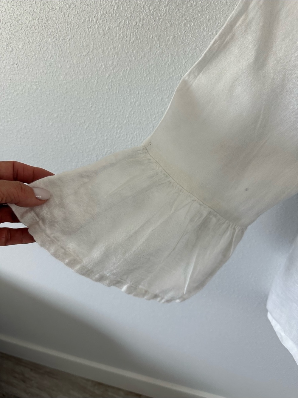 bryn Walker White Ruffle-Cuff Round-Neck Blouse - Picture 2 of 9
